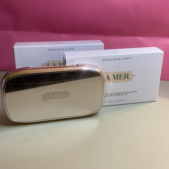 LAMER the soft moisture powder foundation - Picture 1 of 3